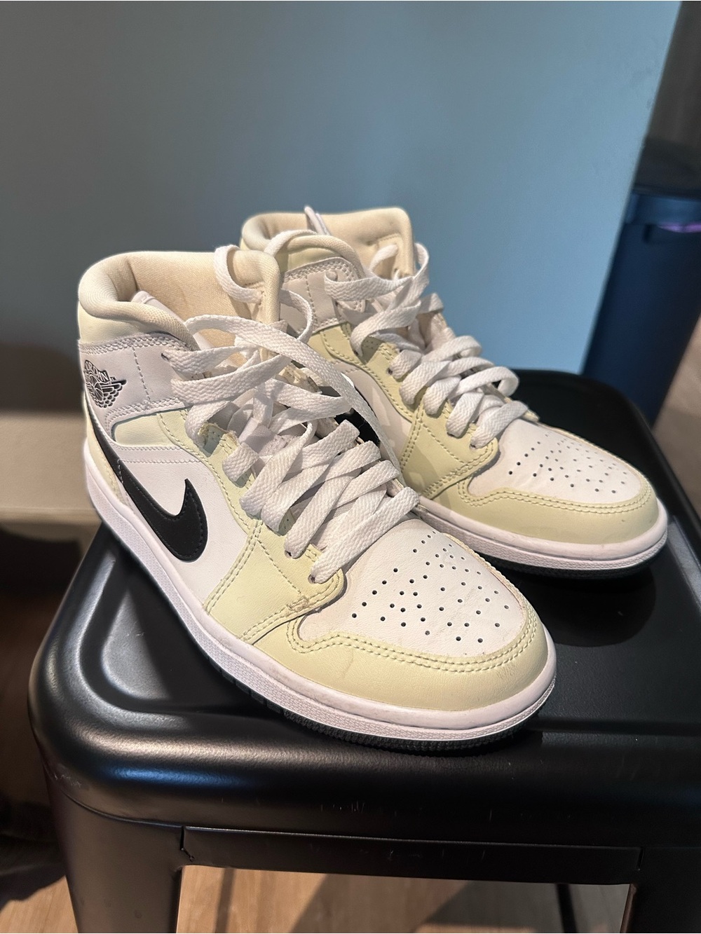 Nike Air Jordan 1 Mid White Black Pale Yellow